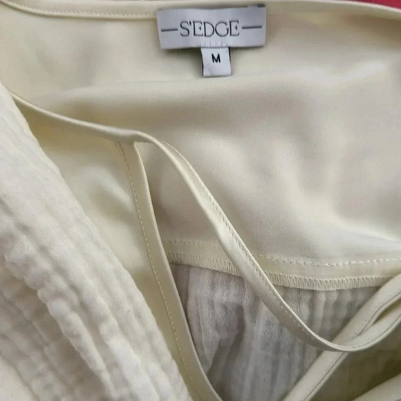 S'edge Apparel Mila Dark Romantic blouse in Frosting size Medium NWOT - Picture 4 of 5